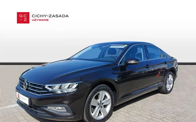 volkswagen passat pasłęk Volkswagen Passat cena 102900 przebieg: 59000, rok produkcji 2019 z Pasłęk